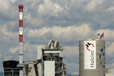 Rencana Merger Holcim...