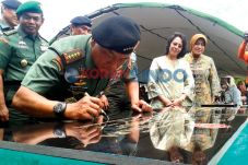 Panglima TNI Resmikan...