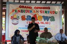 Sukses Bisnis Kesehatan,...