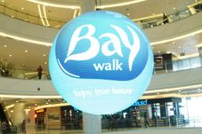 Rayakan Paskah, Baywalk...