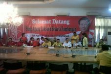 Didatangi Agung Cs,...