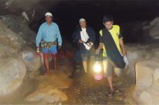Situs Gua Jepang Terancam...