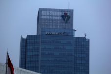 Bank Permata Optimistis...