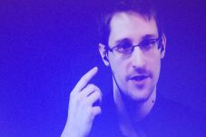 Ulah Snowden Pukulan...