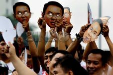 Ahok Umpat Kata Kotor,...