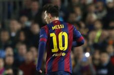 Melihat Messi Menggila,...