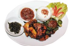 Menu Indonesia di Restoran...