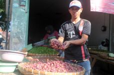 Harga Bawang Merah Meroket...