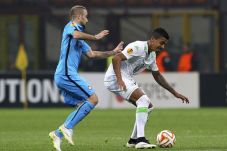 Gol Palacio Tak Mampu...
