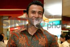 Jeremy Thomas Ingin...