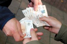 Calo Tiket Bergentayangan...