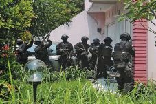Polisi Geledah 4 Rumah...