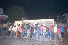 Disodok Jazz, Truk Tanki...