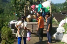 Tanah Ambles di Karanganyar,...