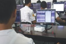 Mahasiswa Ditantang...