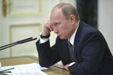 Mengejutkan, Putin Pecat...