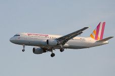 Serpihan Pesawat Germanwings...