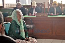 Nenek 85 Tahun Divonis...