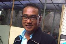 Yanni Libels Meninggal...