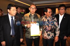 116 Anggota DPR Ajukan...