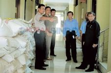 Pemkab Ancam Cabut Izin...