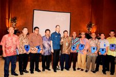 Mercedes-Benz Indonesia...