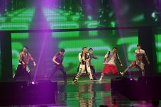 Lagu Go Crazy Histeriskan...