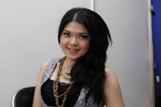 Tina Toon Tunggu Kedatangan...