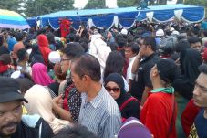 Lihat Proses Pemakaman...