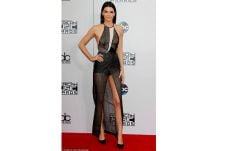 Kendall jenner wajah...