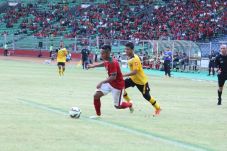 Pemain Brunei Dihujani...