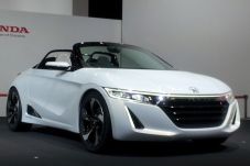 Honda Akan Pasarkan...
