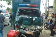 Tiga Mobil Tahanan Kejari...