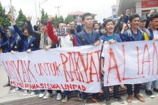 Daerah Bergejolak Sikapi...