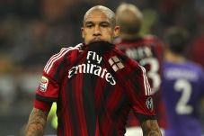 Nigel de Jong Merapat...