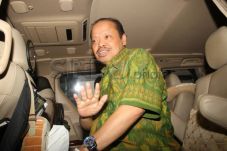 Sutan Bhatoegana Protes...