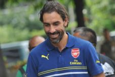 Pires Klaim Arsenal...