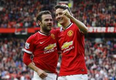 Dua Gol Herrera Bantu...