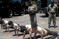 Bolos Sekolah, 8 Pelajar...