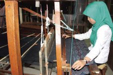 Gelar Peragaan Busana...