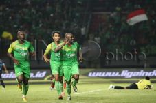 Di Tengah Kemelut, Persebaya...