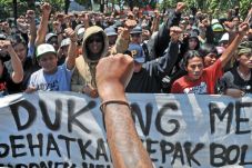 Bonek Desak Polisi Tegas