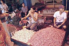 Harga Bawang Merah Merangkak...