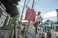 Warga Tolak Apartemen...