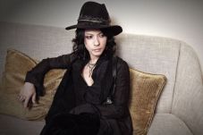 Hyde Bedakan Karakter...