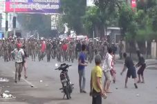 Pedagang dan Buruh Angkut...