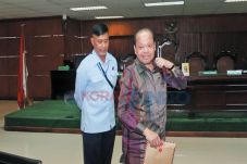 Kuasa Hukum Tak Hadir,...
