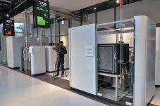 Toshiba Buka Pusat Riset...