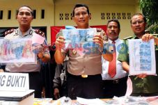 Uang Rp50.000 Dipalsukan...