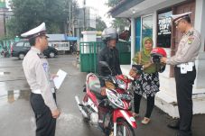 Bayar Pajak di Samsat...